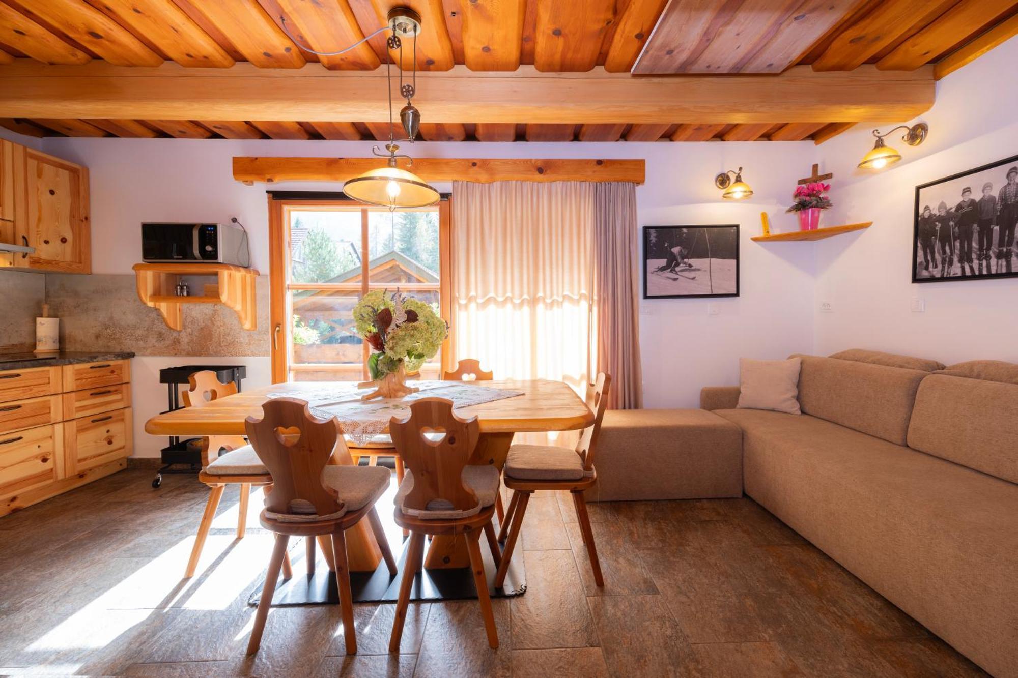 Apartma In Bungalov Jezerci Gozd Martuljek Exterior photo